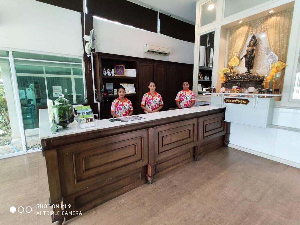Nana Resort كانغ كاتشان المظهر الخارجي الصورة